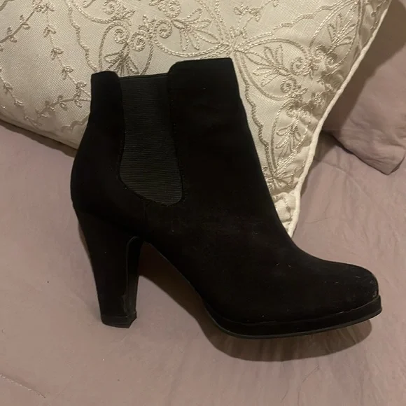 Rampage Women's Size 7M Suede Ankle Boots Black Jading Booties. Like New!!🌟✨🌟✨ - Picture 5 of 8